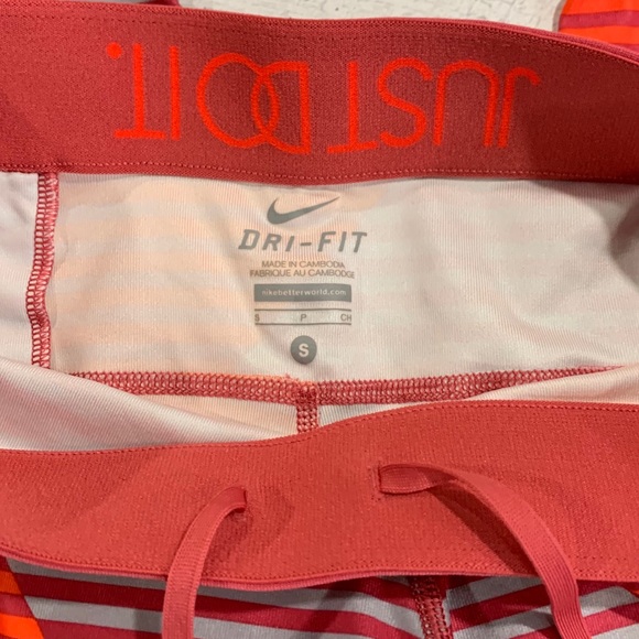 • NIKE • dri-fit cropped running pants • - Picture 7 of 8